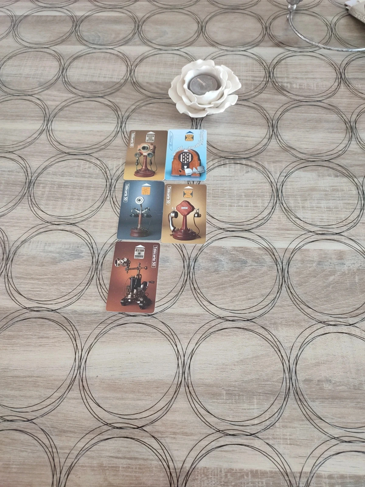 Lot de cartes téléphoniques theme vieux téléphones